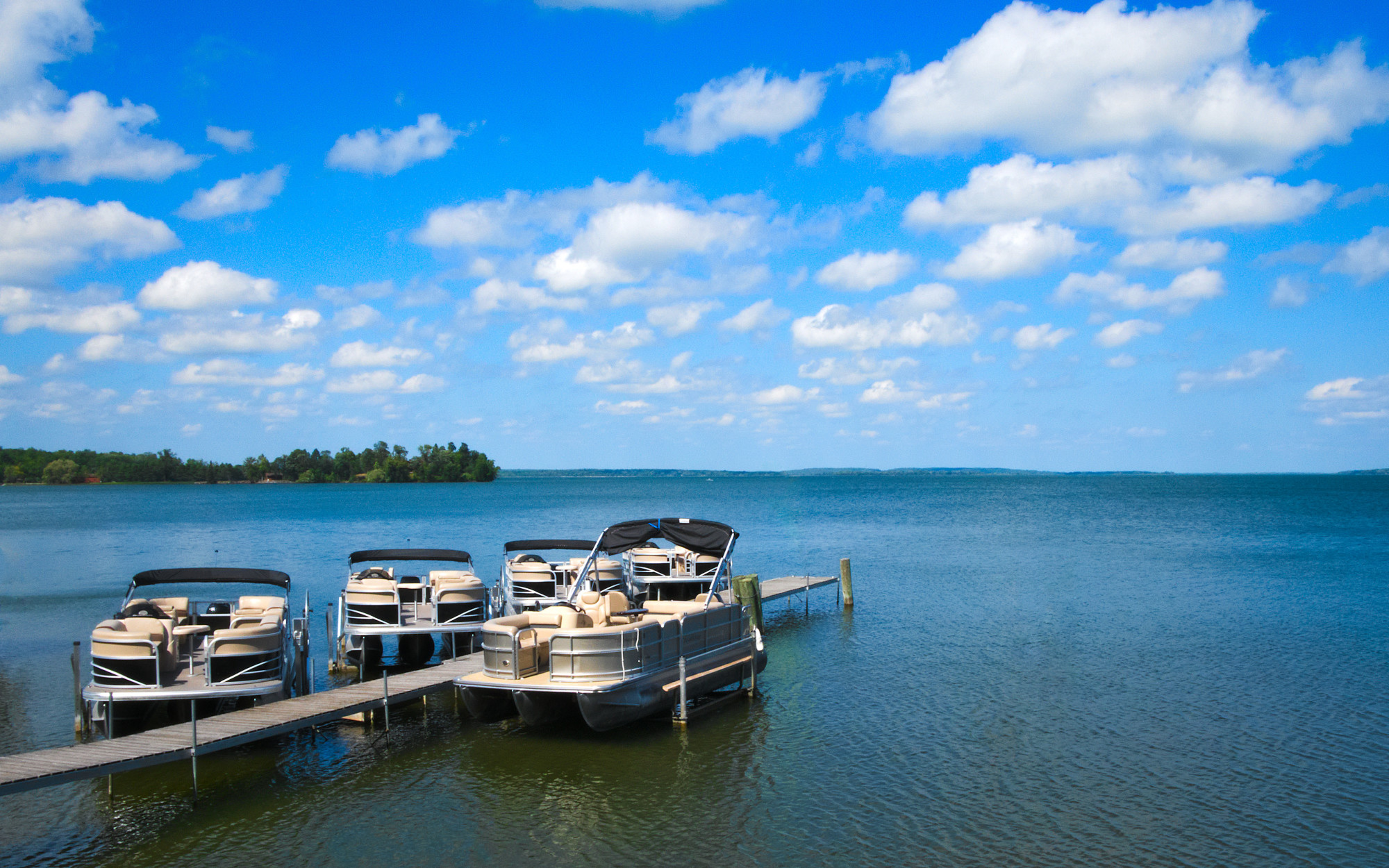 2019's list of the best recreational pontoon boats for sale